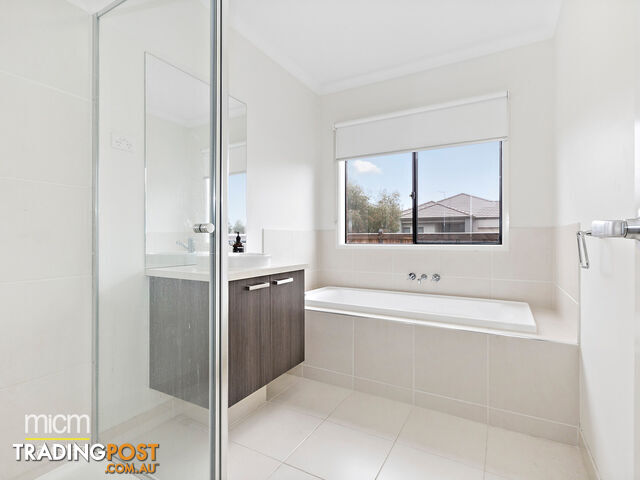 2 Capella Crescent WILLIAMS LANDING VIC 3027