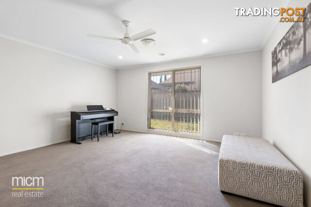 12 Spinningdale Close SEABROOK VIC 3028