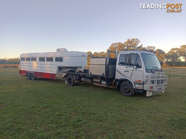 Nissan UD MK 235 & Navaho Gooseneck Unit For sale