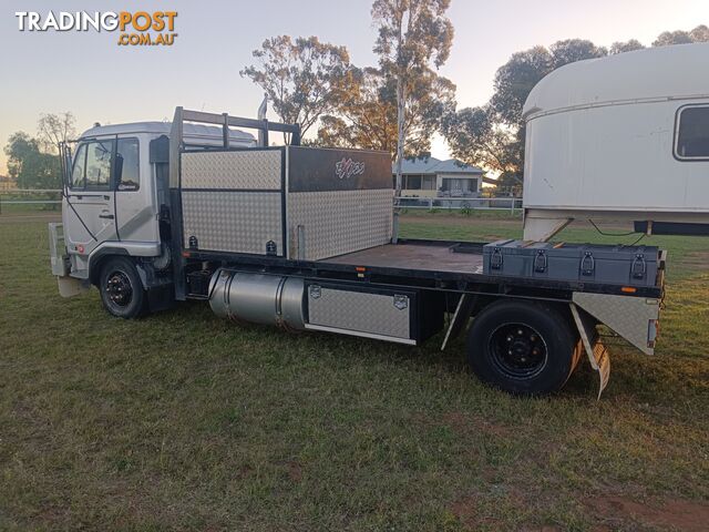 Nissan UD MK 235 & Navaho Gooseneck Unit For sale