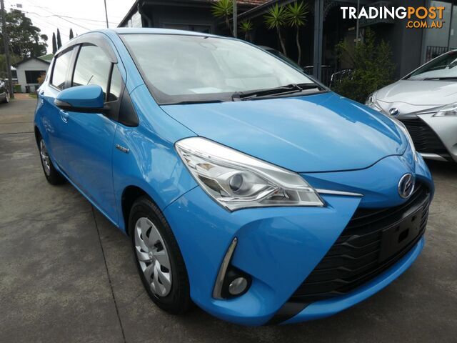 2017 TOYOTA VITZ F(HYBRID) NHP130 5D HATCHBACK