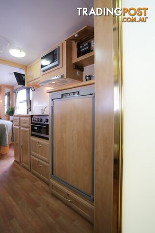 2007 Royal Flair Discovery 19?8? Caravan