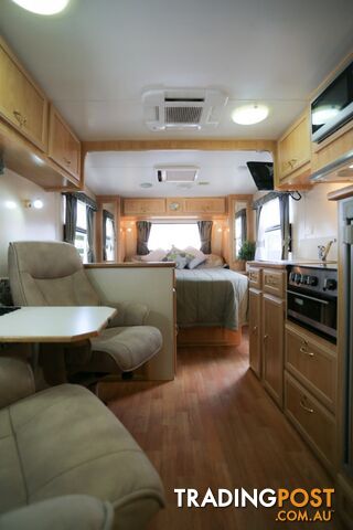 2007 Royal Flair Discovery 19?8? Caravan