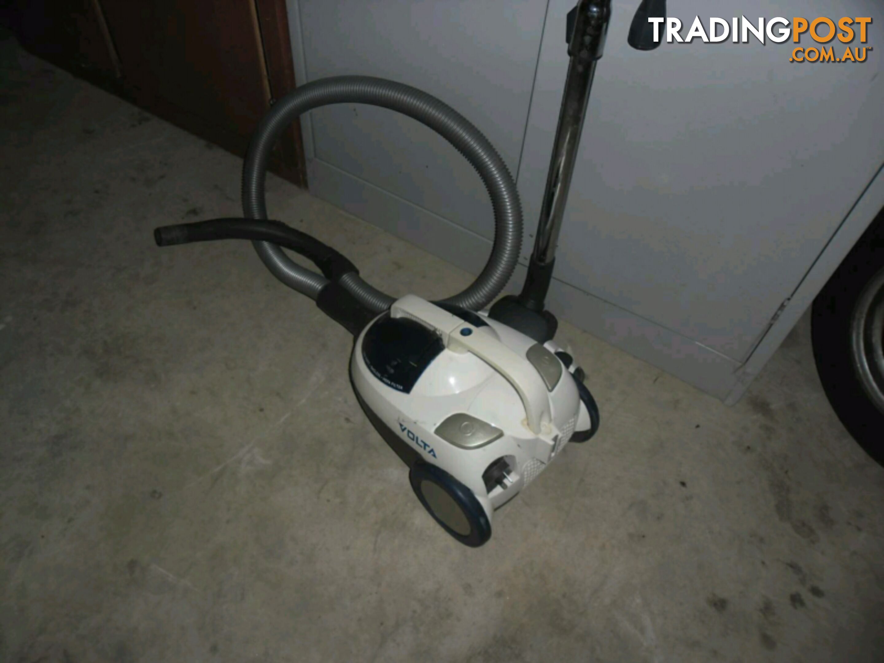 Volta Bagless Vacuum cleaner