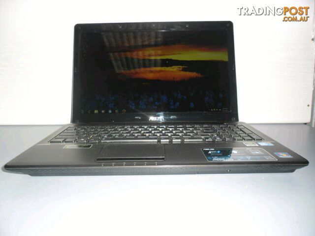 Asus K52J Laptop. Screen 15.6 inch Intel I5 CPU M450 @ 2.4 Ghz 4