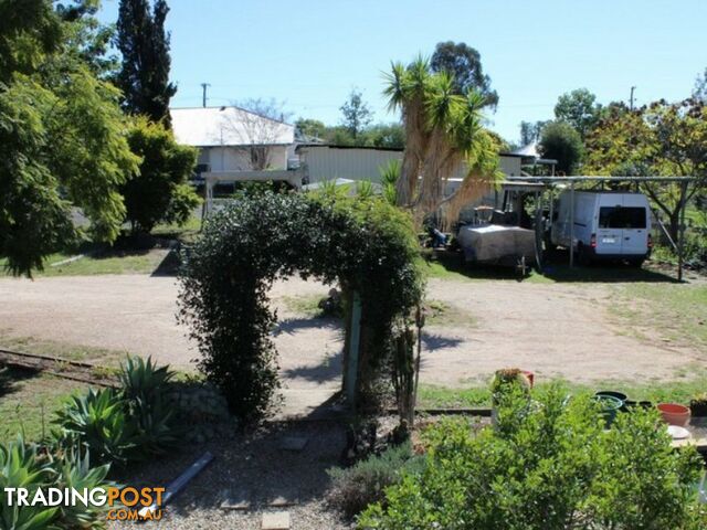 83 Moreton St EIDSVOLD QLD 4627