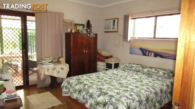 11 Kent Cl Mission Beach QLD 4852