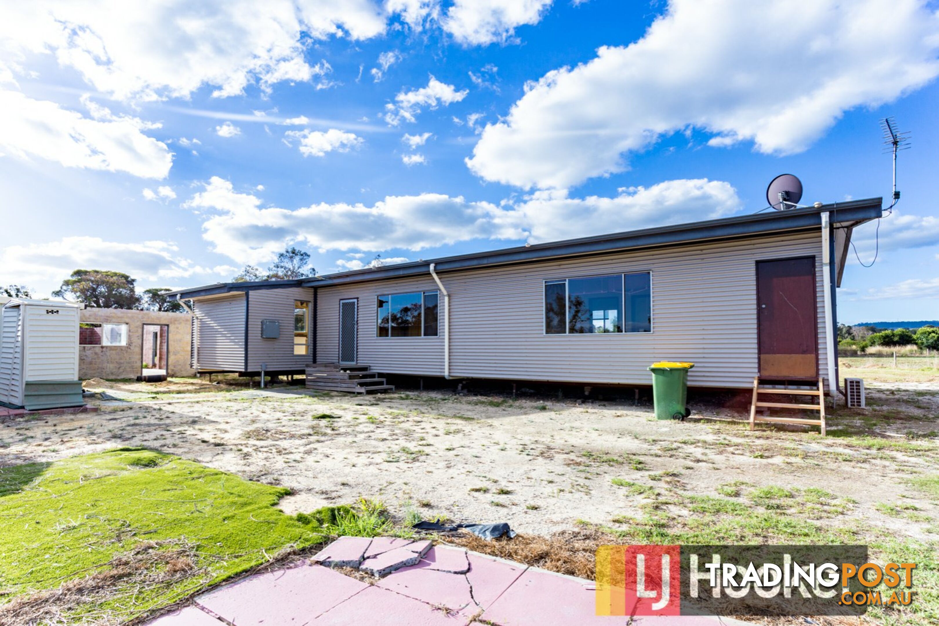 42 Roberts Road HAMEL WA 6215