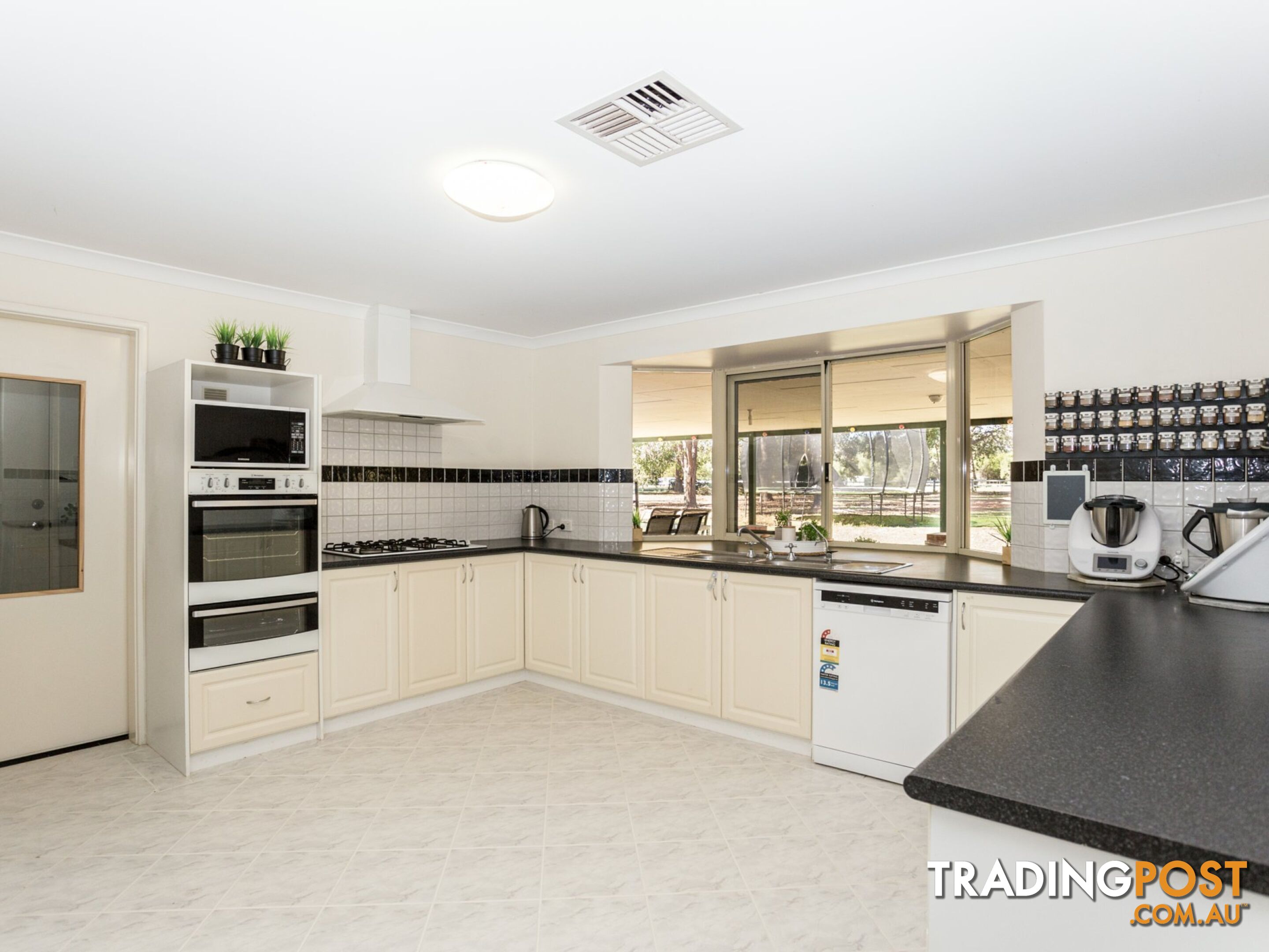 6 Kookaburra Close MYALUP WA 6220