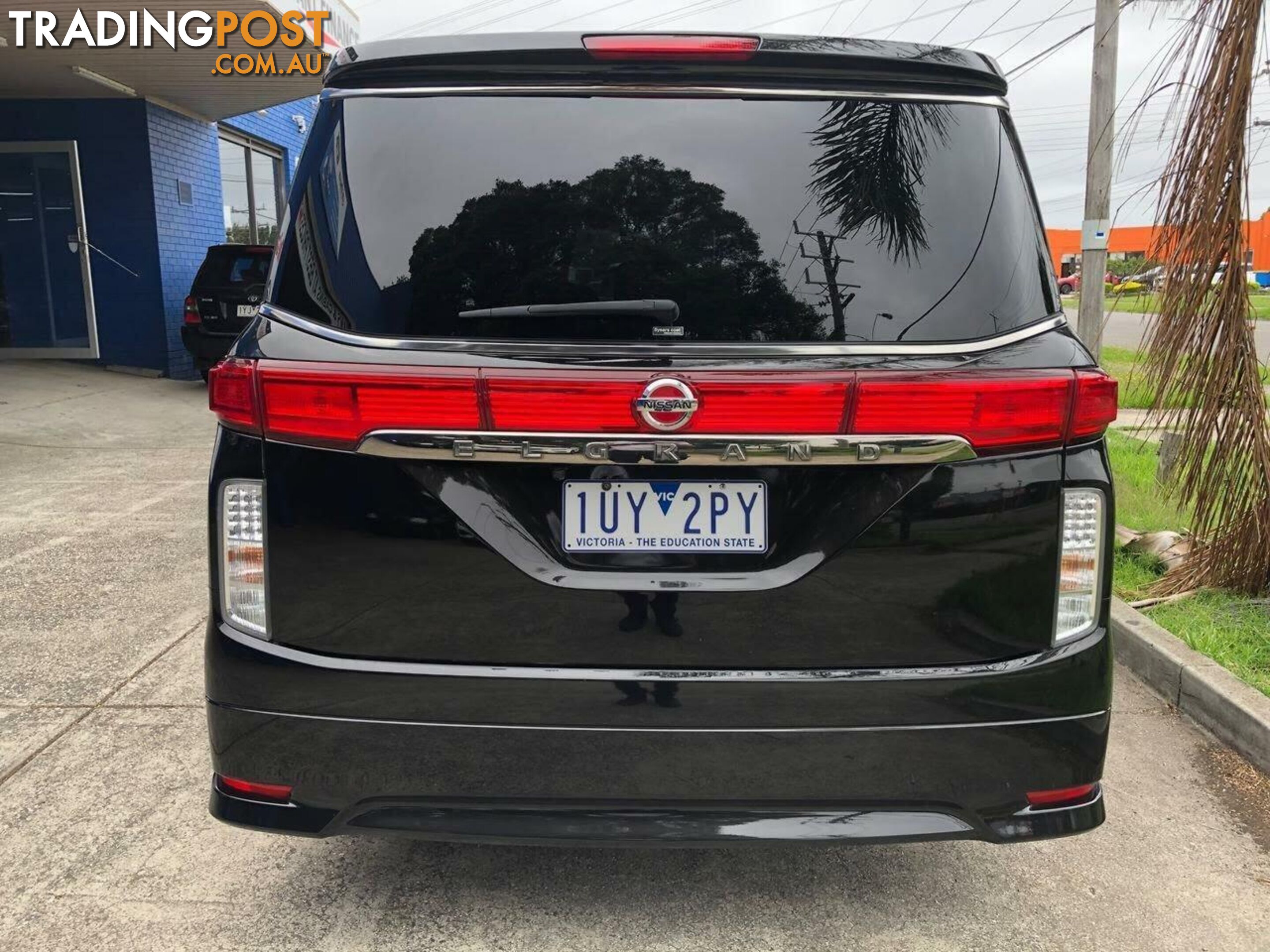 2011 NISSAN ELGRAND   -