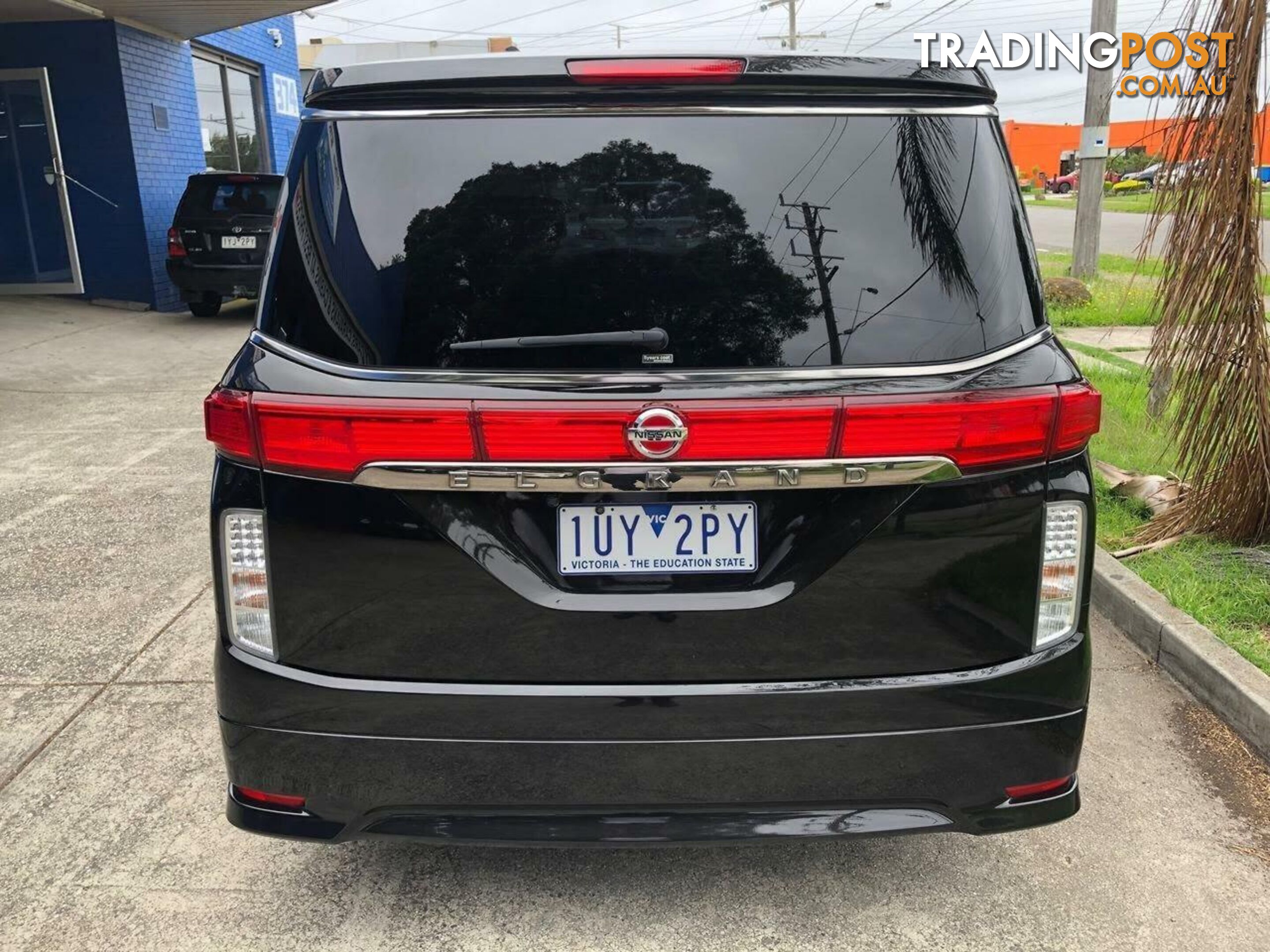 2011 NISSAN ELGRAND   -