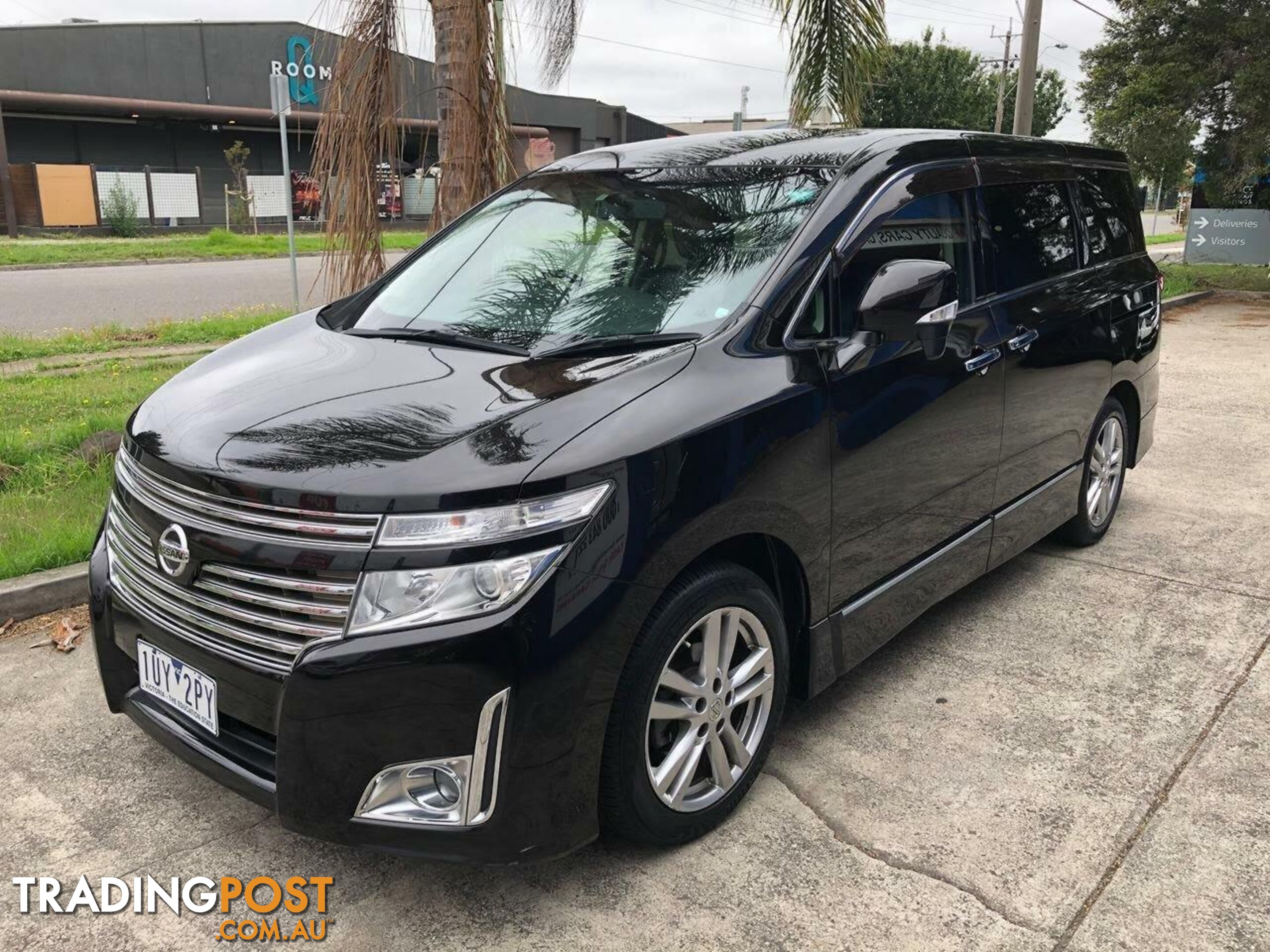 2011 NISSAN ELGRAND   -