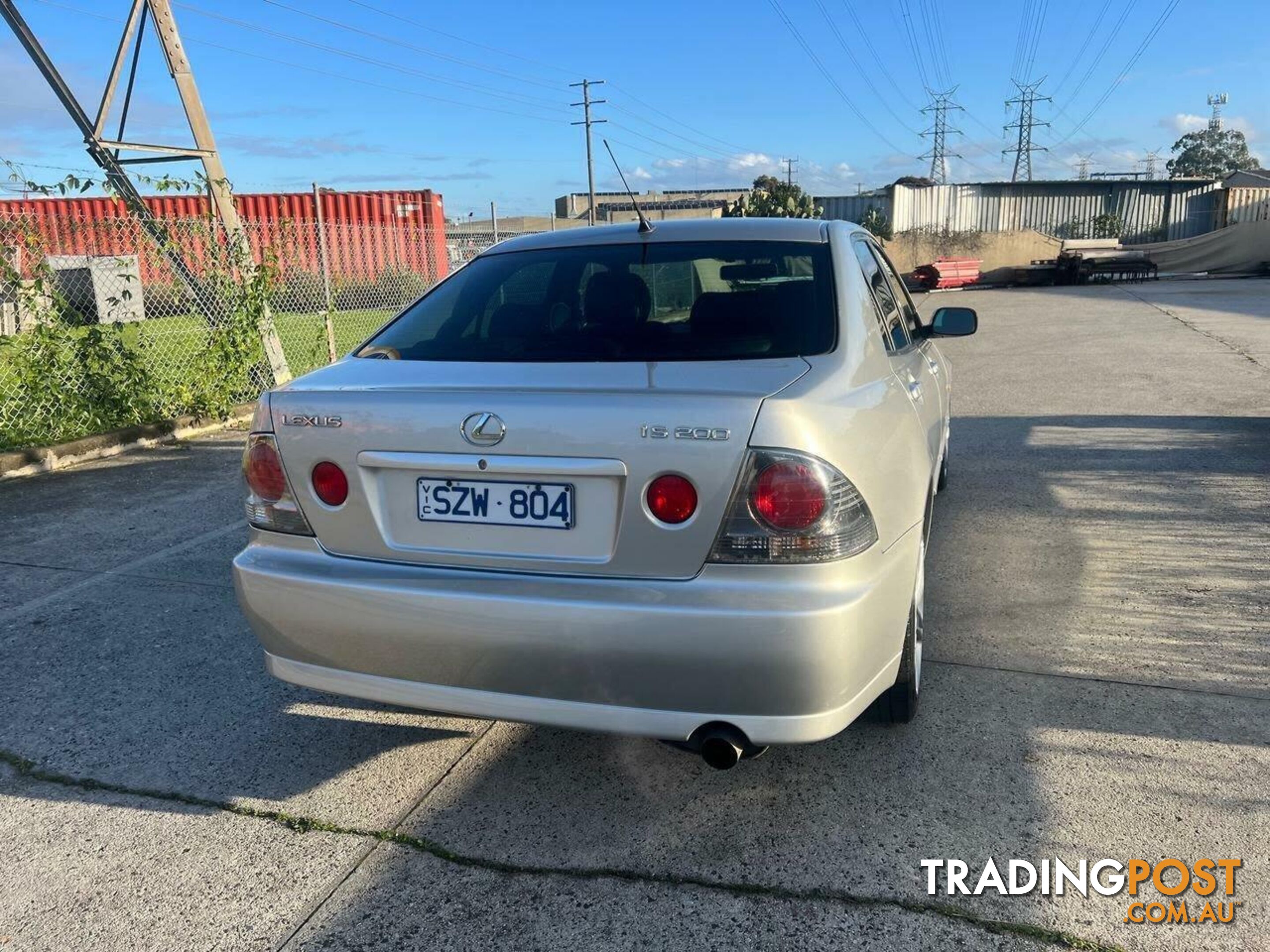 2004 LEXUS IS200  GXE10R SEDAN