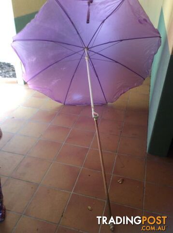 Giant umbrella