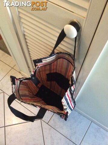 Shopping trolley - photo 3 of 6