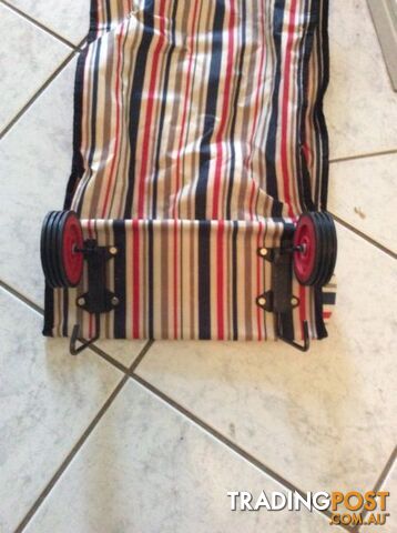 Shopping trolley - photo 5 of 6