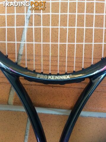 Tennis racquet - photo 3 of 4