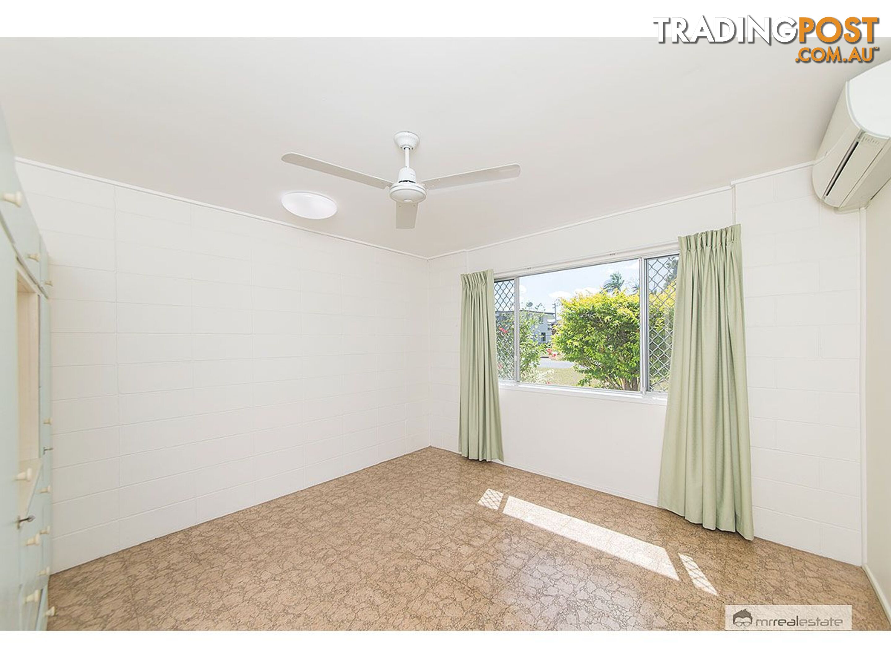 Unit 4 2 Whitman Street Park Avenue QLD 4701