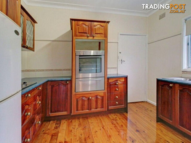 5 St Johns Avenue Mangerton NSW 2500