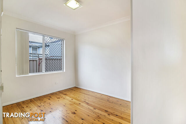 2 33 Auburn Street Wollongong NSW 2500 - photo 5 of 8