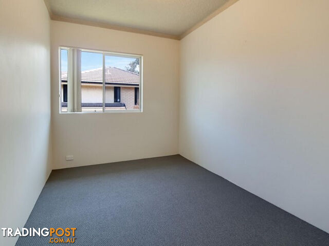 12 6 Mackie Street Coniston NSW 2500 - photo 2 of 6