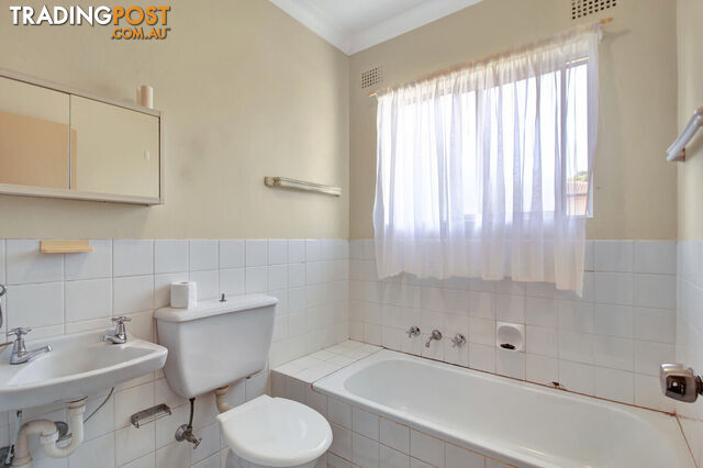 12 6 Mackie Street Coniston NSW 2500 - photo 4 of 6
