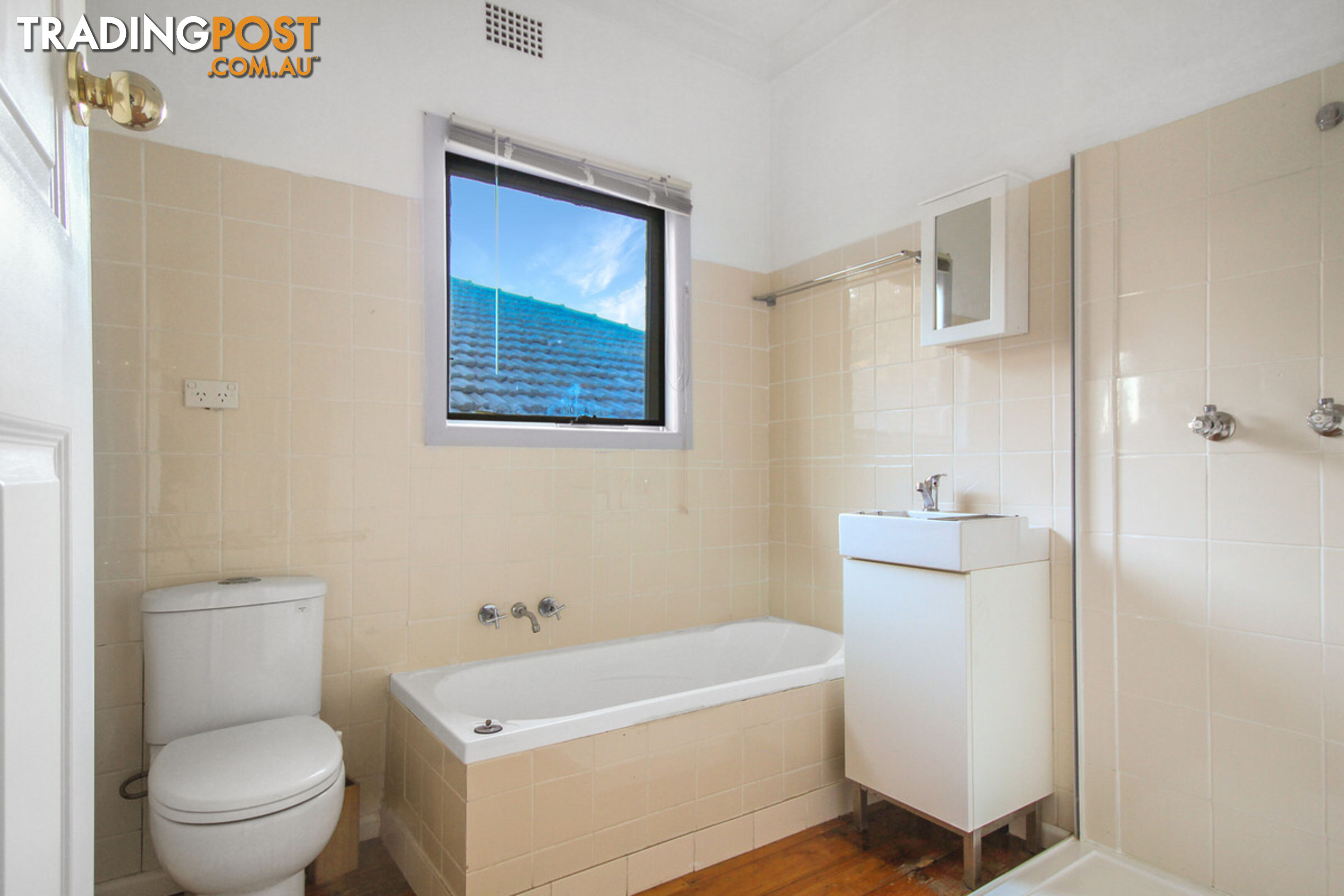 60 Ocean Street Mount Saint Thomas NSW 2500