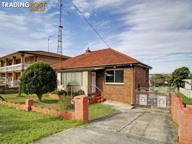 15 Fairfax Road Warrawong NSW 2502