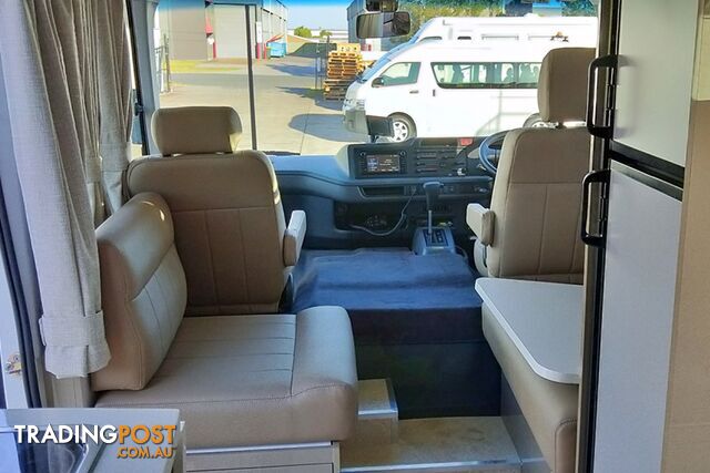 Bus 4Ã4 Motorhome Conversion of Coaster - photo 2 of 10