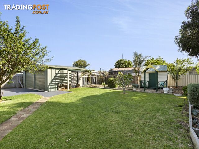 2 Coatsworth Avenue ST LEONARDS VIC 3223