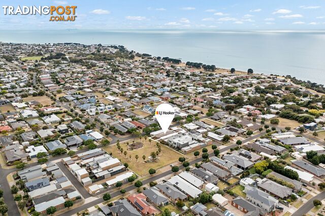 2 Seacrest Walk ST LEONARDS VIC 3223