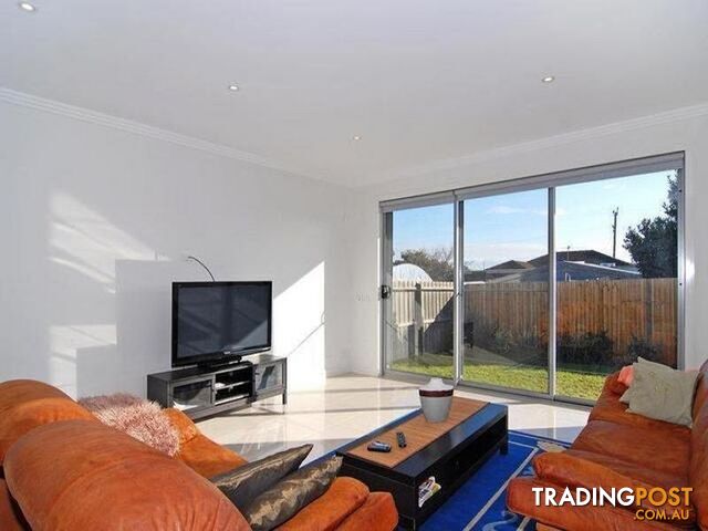 6 Flinders Street INDENTED HEAD VIC 3223