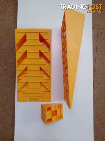LEVEL RAMP SET & CHOCK (YELLOW)