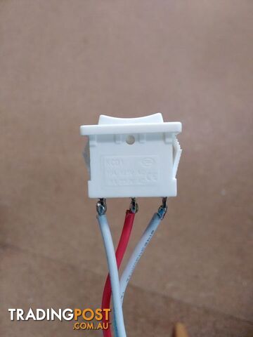 3-WAY SWITCH - photo 2 of 2
