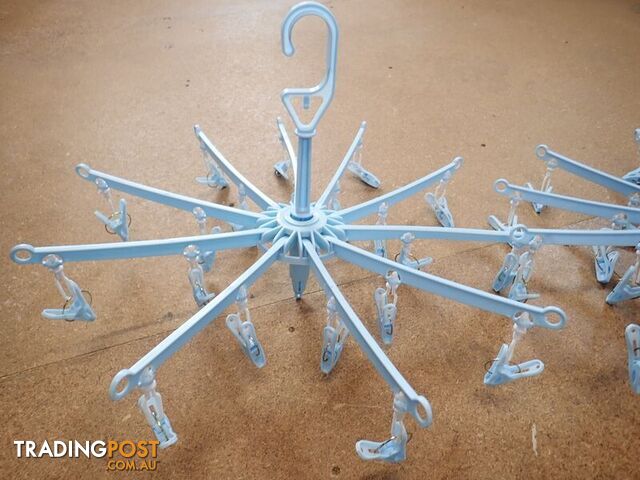 PEGGED CLOTHES HANGER - photo 4 of 6