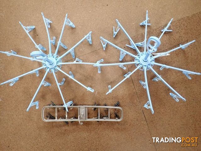PEGGED CLOTHES HANGER - photo 3 of 6
