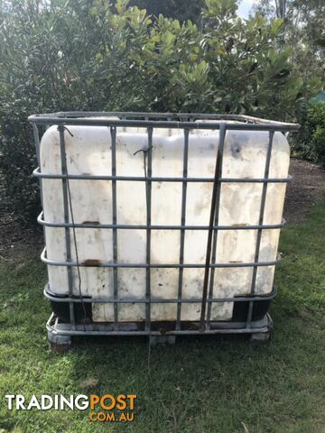 1000 litre square tank