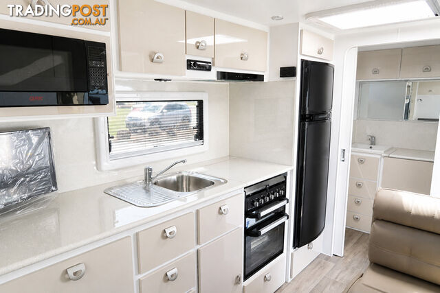 2025 19'6' Suncoast Strata - photo 3 of 3