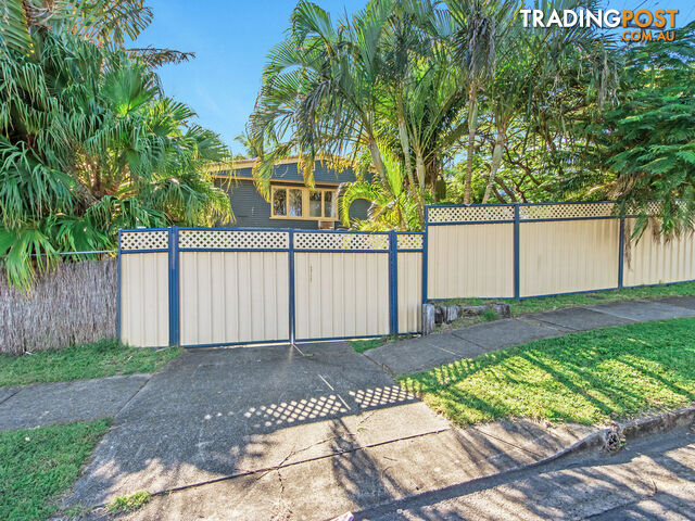 11 Ridgeway Avenue SOUTHPORT QLD 4215