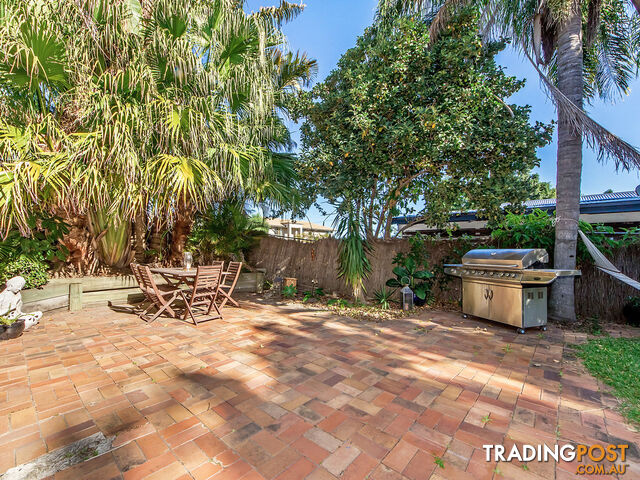 11 Ridgeway Avenue SOUTHPORT QLD 4215