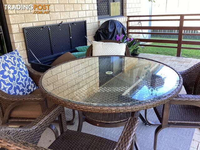 5 piece outdoor dining setting with cushion storage box