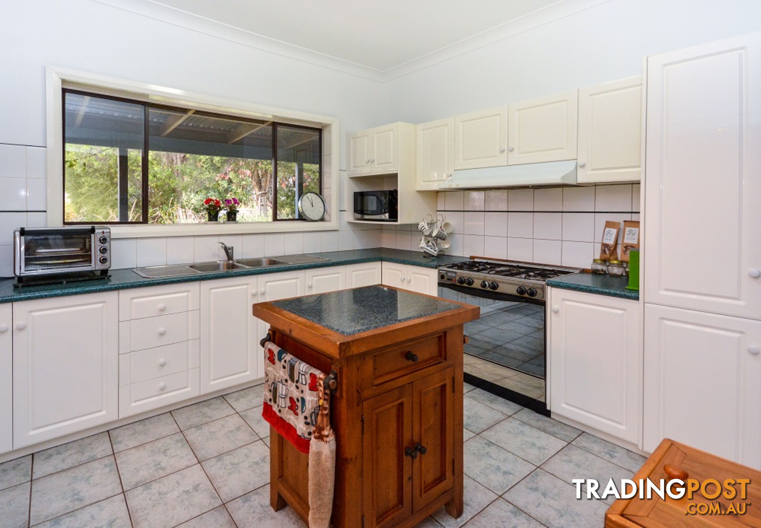 34 Henry Lawson Drive LEETON NSW 2705