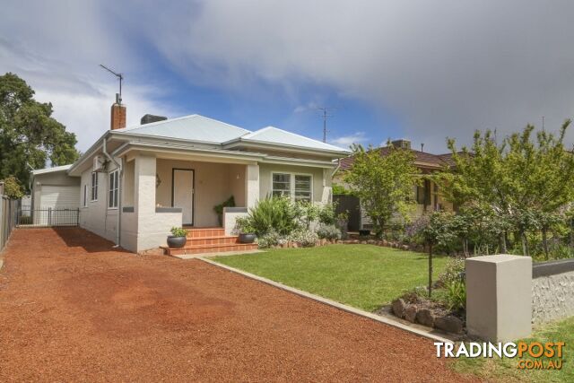 16 Yanco Avenue LEETON NSW 2705