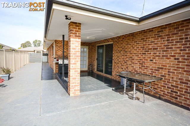 5 Letona Place LEETON NSW 2705