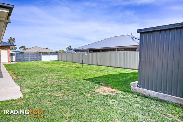 5 Letona Place LEETON NSW 2705