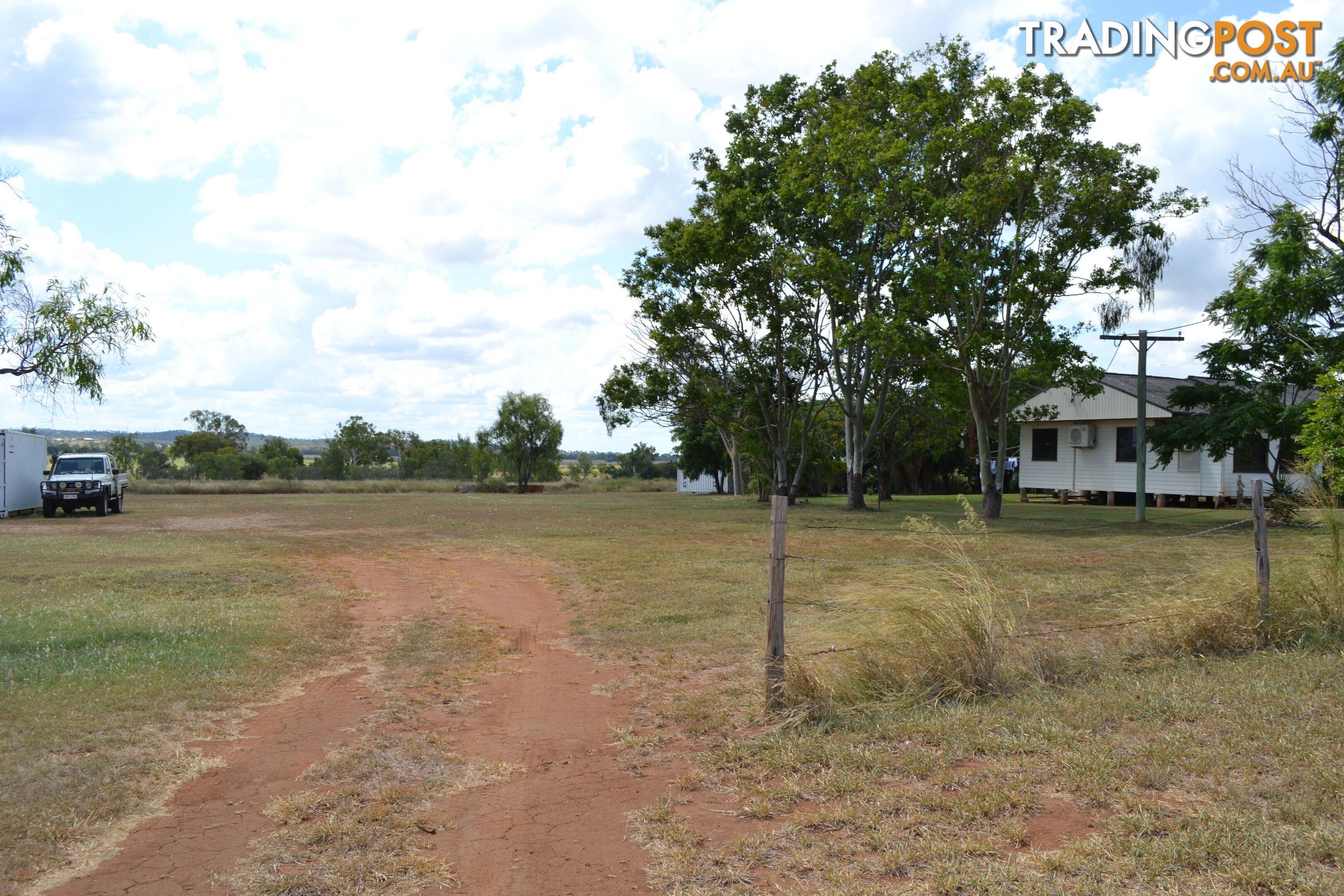 30 Hall Rd Gracemere QLD 4702