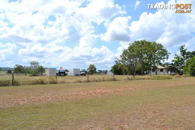 30 Hall Rd Gracemere QLD 4702