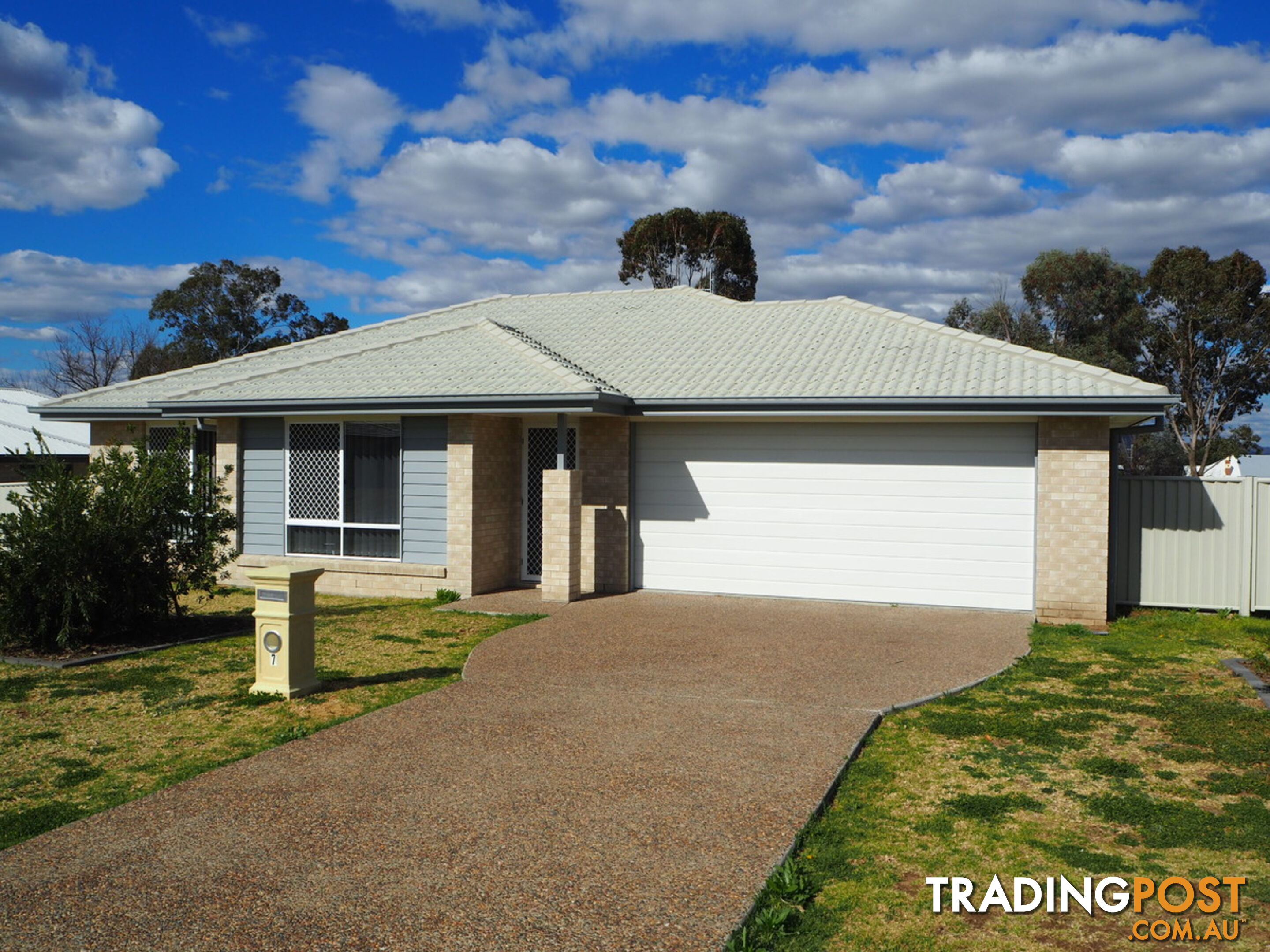 7 McKinlay Place TAMWORTH NSW 2340