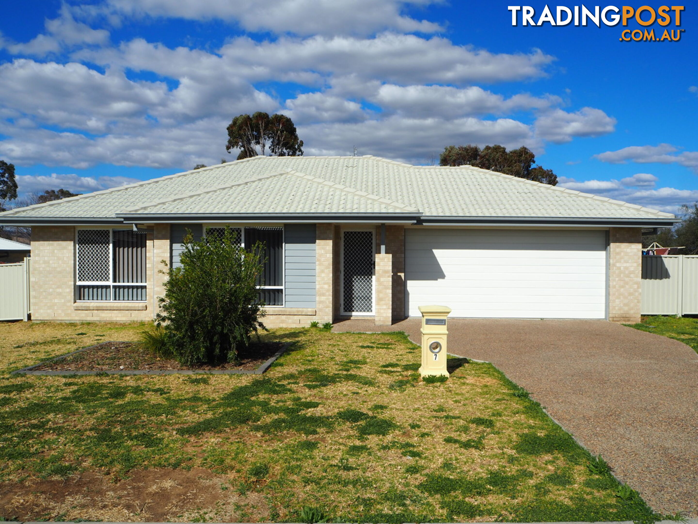 7 McKinlay Place TAMWORTH NSW 2340