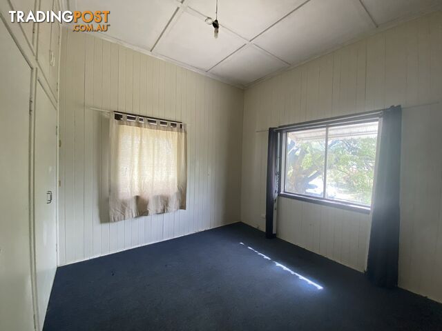 10 Liverpool Street MITCHELL QLD 4465